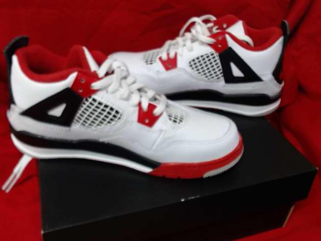 Jordan 4 Retro Fire Red (2020) Children Size 1Y (BQ7669)