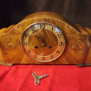 1932 PURE ART DECO CHIMING MANTEL CLOCK FROM KIENZLE SN:5919