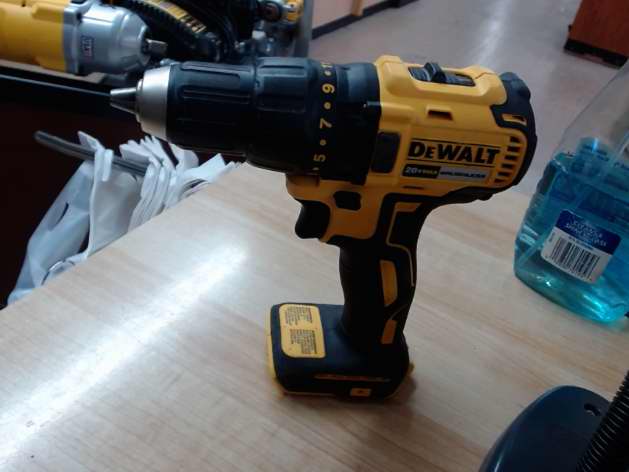 DEWALT 20-volt Max 1/2-in Brushless Cordless Drill