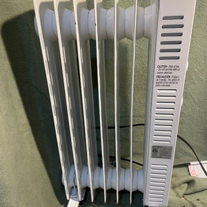 Mainstays 1500W Mechanical Oil Filled Electric Radiant Space Heater, White