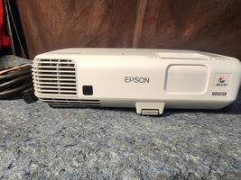  PowerLite 935W WXGA 3LCD Projector