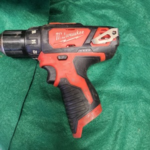 Milwaukee M12 12V Lithium-Ion Cordless 3/8 in. Drill/Driver (Tool-Only)