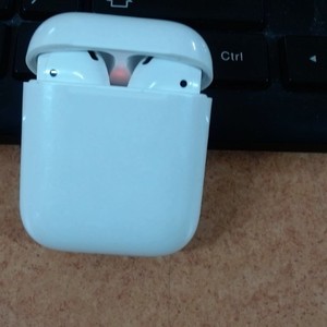 AirPods (1st generation)