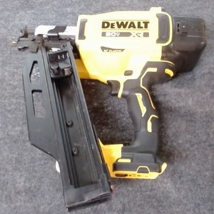 DEWALT® 20V MAX* Brushless Cordless 21° Plastic Framing Nailer, Bare Tool