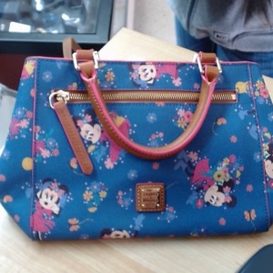 Disney Dooney & Bouke Bag Epcot Flower & Garden Festival 2021 Minnie Mouse Satch