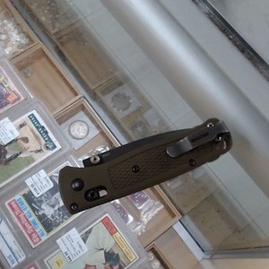 Benchmade - Bugout Drop-Point Fine-Edge Knife (535GRY-1)
