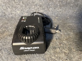  Snap-on 14.4 V MicroLithium Battery Charger