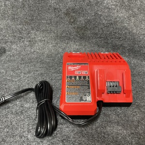 Milwaukee M18™ & M12™ Multi-Voltage Charger