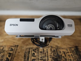 Epson PowerLite 525W 3LCD Short Throw Projector V11H672020