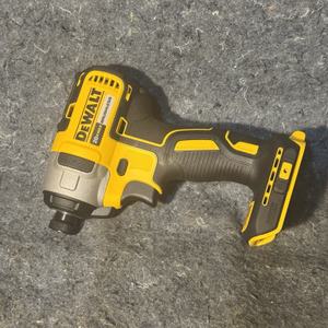 Dewalt 20V MAX* Brushless Cordless 1/4 in. Impact