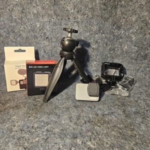 GoPro Hero7 White (With Accessories)