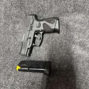  Taurus g2c 9mm Semi-Auto w/ 2 Mags