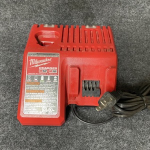 Milwaukee M18 & M12 Multi-Voltage Charger 