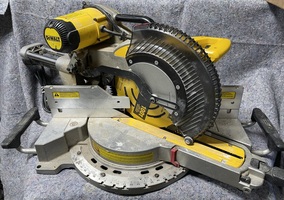 DEWALT 15 Amp Corded 12 in. Double Bevel Sliding Compound Miter Saw with XPS 