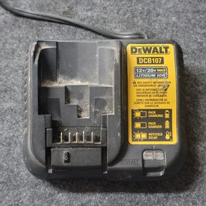 Dewalt DCB107 12V/20V Lithium-Ion Battery Charger