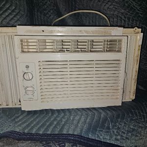 GE Small Room Window Air Conditioner , ( 115-Volt , 5000-BTU )