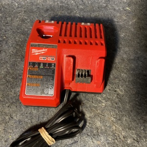 Milwaukee  M12 and M18 12-Volt/18-Volt Lithium-Ion Multi-Voltage Battery Charger