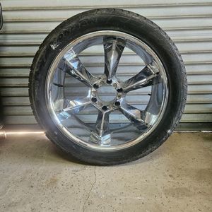 Tire/Rims Chevy 305/40R/22 114V XL 22" Boss Rims (No Center Caps) 6x5.5" (or 6x1