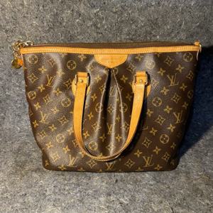 Louis Vuitton Palermo GM Handbag