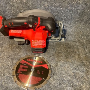 Craftsman V20* Cordless 6-1/2-in Circular Saw w/ New Blade (Tool Only)