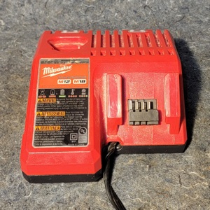 Milwaukee 48-59-1812 Battery charger 12M & 18M