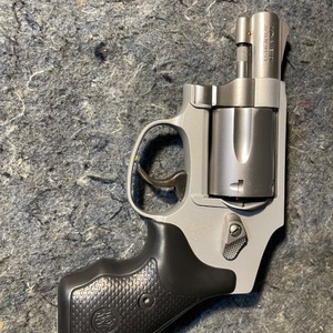 S&W M642 Airweight Revolver .38 Spl(+P) 5rd Capacity 2" Barrel Stainless Frame 