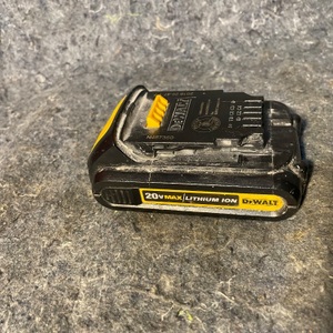 Dewalt DCB201 20V MAX 1.5 Ah Lithium-Ion Compact Battery