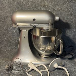 KitchenAid Artisan Series 5 Quart Tilt Head Stand Mixer Metallic Chrome