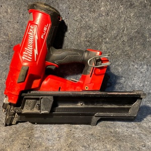 Milwaukee M18 FUEL™ 21 Degree Framing Nailer