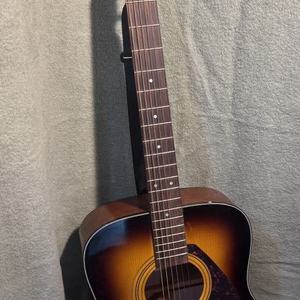 Yamaha F335 Acoustic Guitar, Tobacco Brown Sunburst