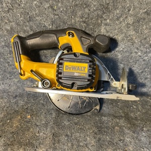 Dewalt  20V MAX* 6-1/2 in. Circular Saw (Tool Only)
