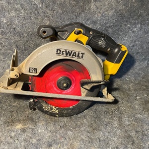 Dewalt Dcs393 20v Max 6 1/2" Circular Saw