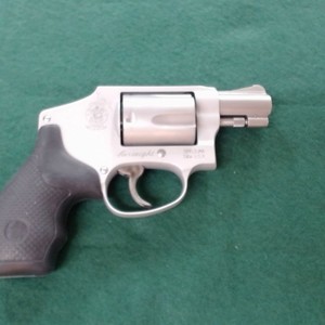Smith & Wesson M642 Handgun .38 Special 5rd Capacity 2" Barrel Silver 