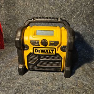 Dewalt dcr018 12v-20v MAX Compact Worksite Radio