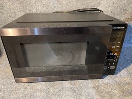 Hamilton Beach 0.9 Cu ft Countertop Microwave Oven, 900 Watts, Black Stainless