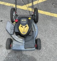Craftsman Gas Powered Push Mower w/ Briggs and Stratton 6.75 190cc Engine