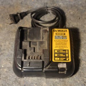Dewalt DCB107 12V/20V Lithium-Ion Battery Charger