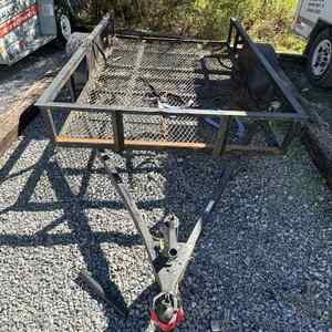 5x7 Open utility trailer with straps