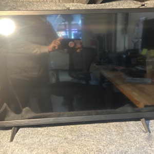VIZIO 32" Class D-Series HD Smart TV D32h-J09