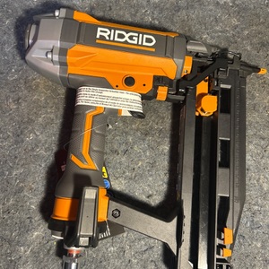 RIDGID Pneumatic 16-Gauge 2-1/2 in. Straight Finish Nailer with CLEAN DRIVE Tech