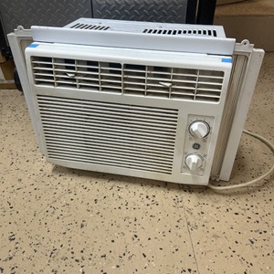 GE 5,000 BTU Air Conditioner