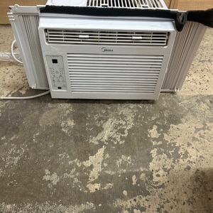 Midea 6,000 BTU 115V Window Air Conditioner 