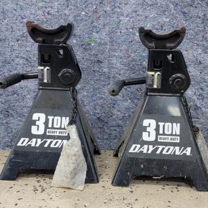 DAYTONA 3 Ton Heavy Duty Ratcheting Jack Stands, Black