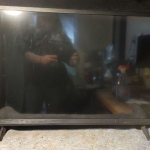 VIZIO 32" Class D-Series HD Smart TV D32h-J09