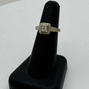 Princess cut halo 10k yellow gold 4.0g engagement ring size 7 