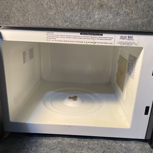 Emerson 0.9 CU. FT. 900 Watt Touch Control Microwave Oven