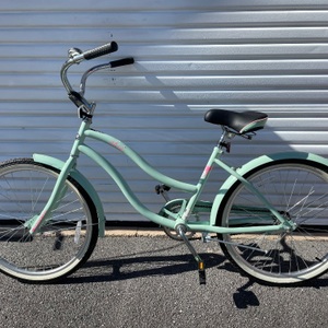 Ozone 500 Girls' Malibu 24 in Cruiser Bike
