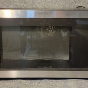 Hamilton Beach 0.9 Cu ft Countertop Microwave Oven, 900 Watts, Black Stainless 