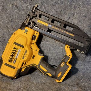 Dewalt 20V MAX XR 16-Gauge Lithium-Ion Cordless Finish Nailer (Tool Only)
