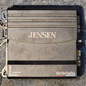 JENSEN Class D 2 Channel Bridgeable Amplifier with 80 Watts x 2 RMS, 600 watts.